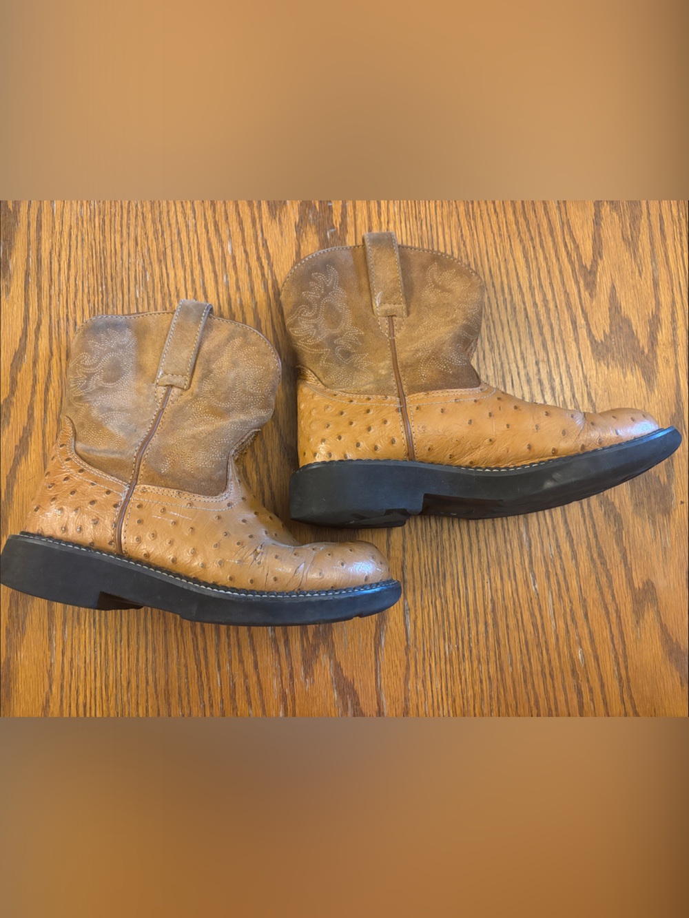 Woman’s Tan Leather Ariat Fatbaby  - Classic Pull-On Style